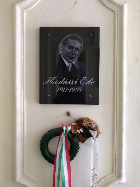 hodaszi-ede-emlektabla-01